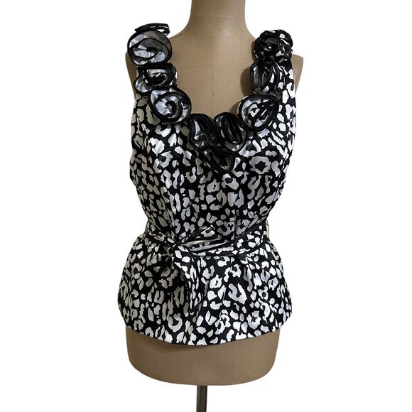 Jackie Jon Tops - Jackie Jon size 10 Blouse Black & White Satin Rosette Neckline Sleeveless Belted